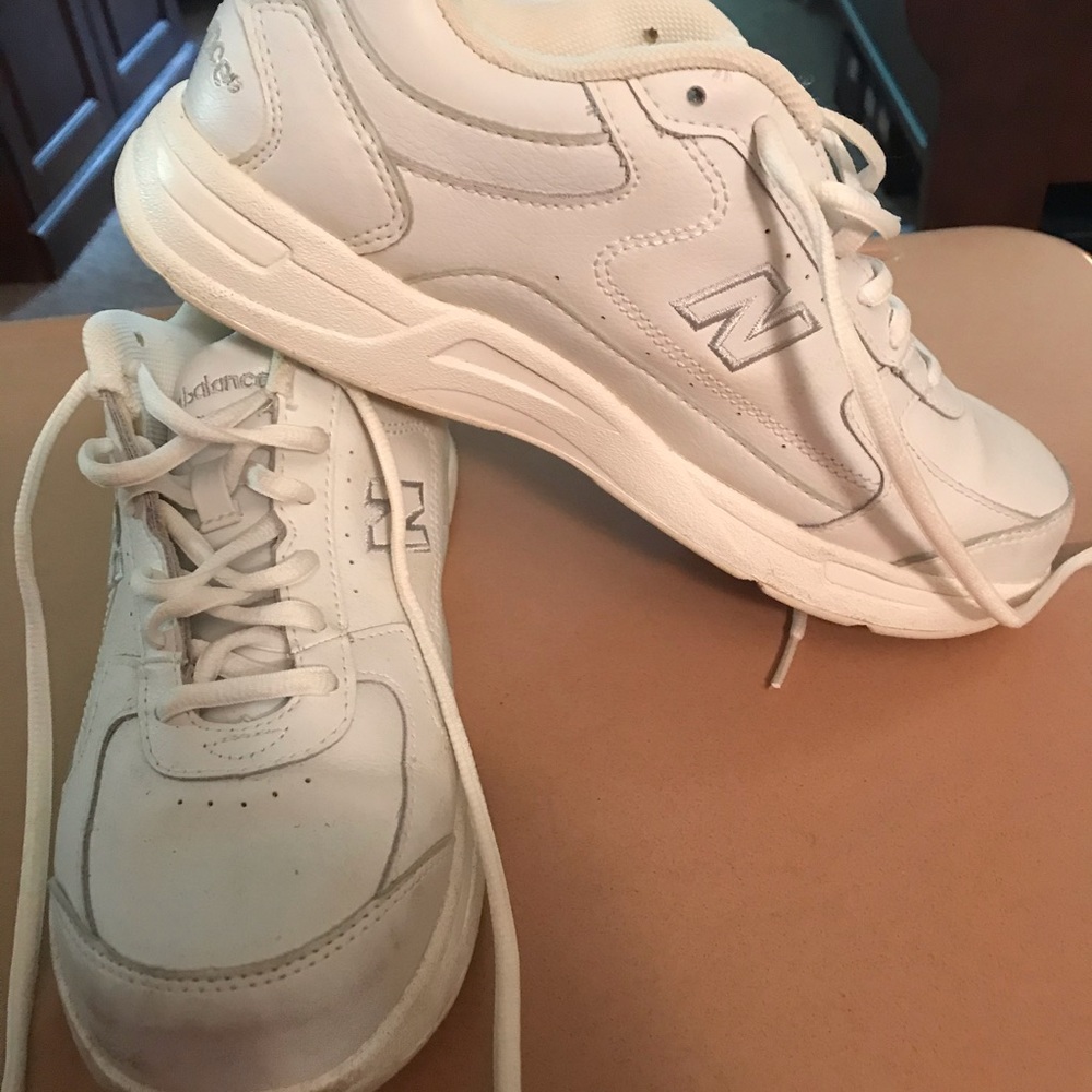 Ladies NEW BALANCE DSL-2 walking athletic shoe